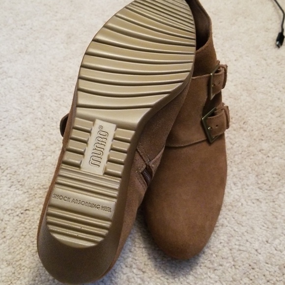 Munro Shoes Munro Brown Wedge Booties Poshmark